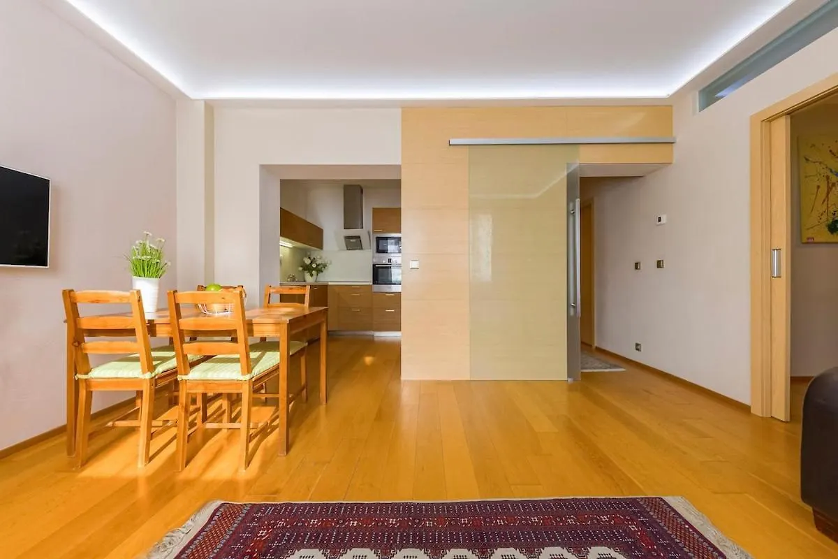 Sir Charles Bridge Apartment Prague